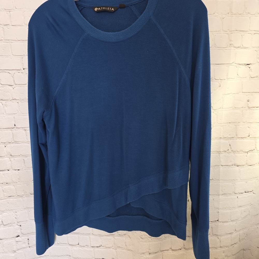 Athleta Serenity Criss Cross Sweatshirt M Medium Blue Tulip Hem Pullover‎